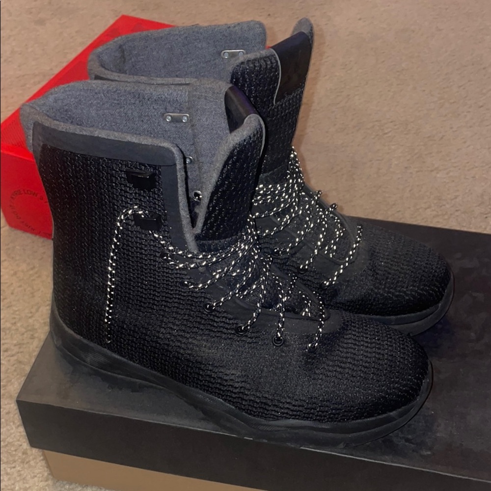 Stylish Black Winter Boots